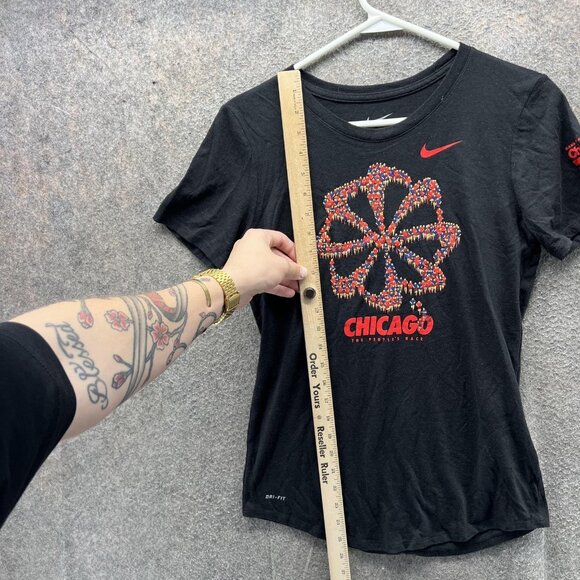 Nike Chicago Marathon Shirt Womens Medium Black Dri Fit 2017 Running Tee - Picture 3 of 12